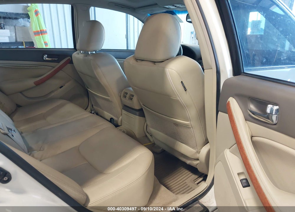 2005 INFINITI G35X VIN: JNKCV51F25M305531