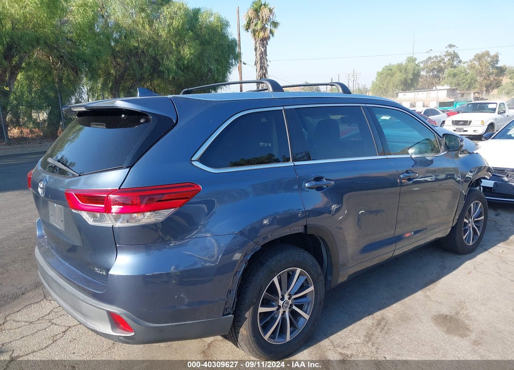 2017 TOYOTA HIGHLANDER XLE VIN: 5TDKZRFH1HS510690