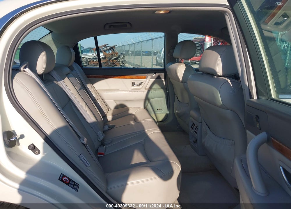 2004 KIA AMANTI VIN: KNALD124345044085