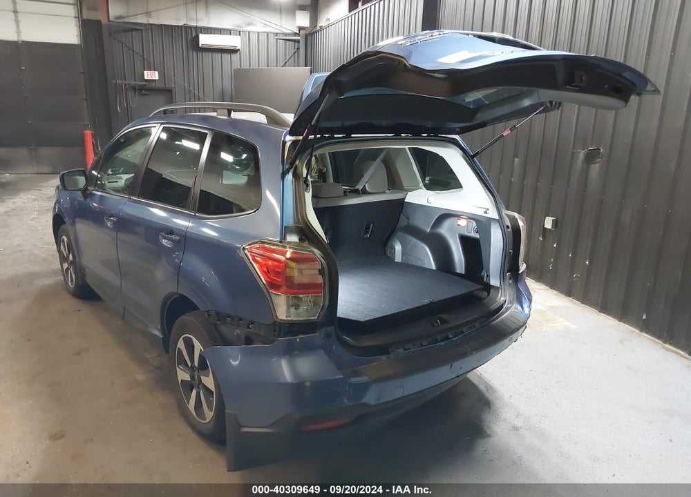2018 SUBARU FORESTER VIN: JF2SJAGC8JH511343