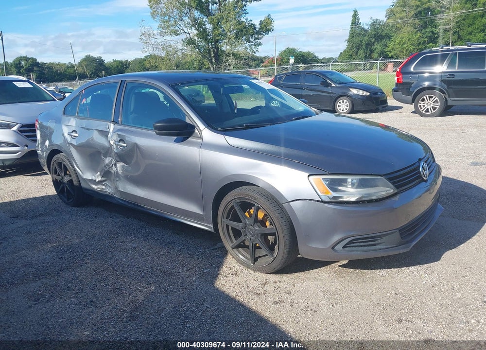 2013 VOLKSWAGEN JETTA 2.0L S VIN: 3VW2K7AJ1DM237132