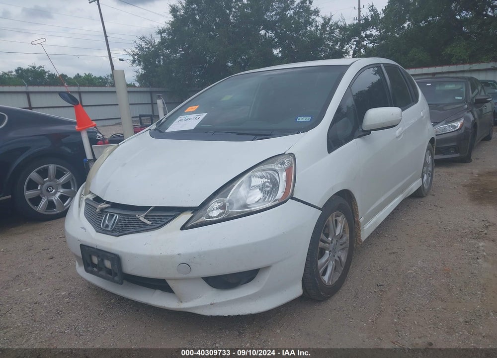 2011 HONDA FIT SPORT VIN: JHMGE8H50BC025950