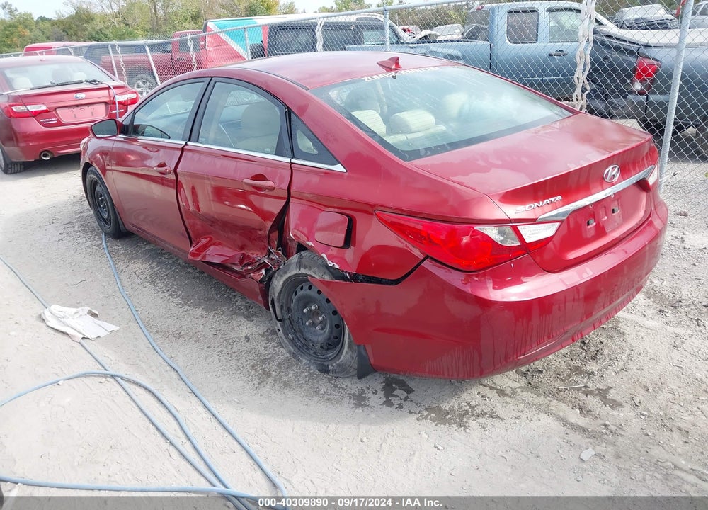 2013 HYUNDAI SONATA GLS VIN: 5NPEB4AC1DH527084
