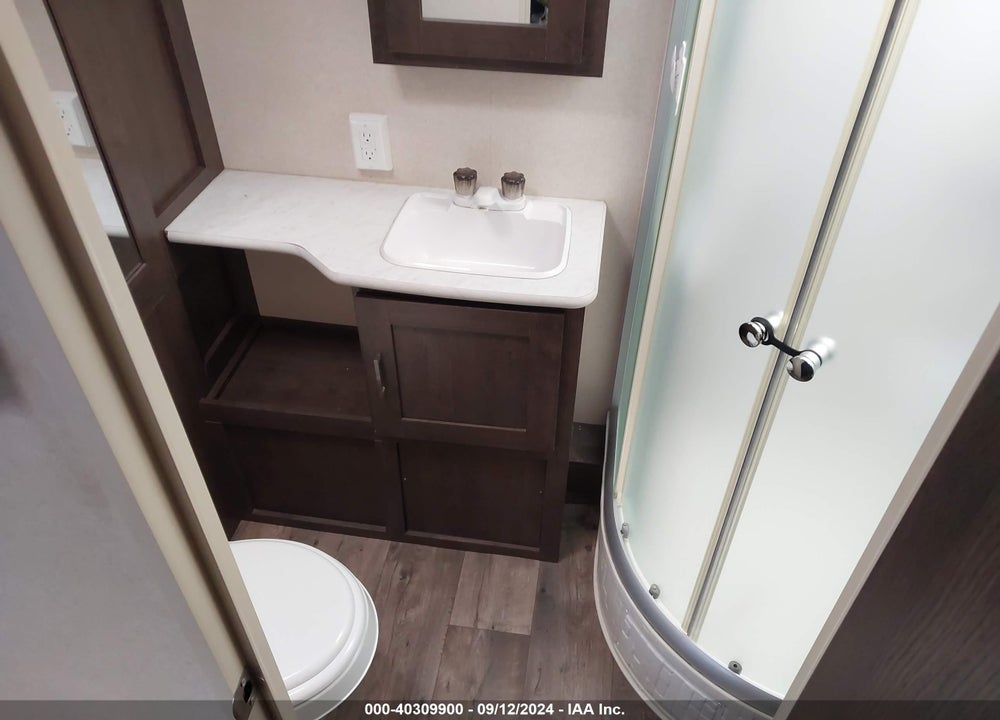 2018 FOREST RIVER CRUISE LIGHT VIN: 4X4TSM720J7417224