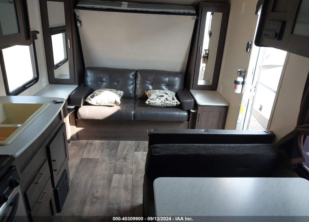 2018 FOREST RIVER CRUISE LIGHT VIN: 4X4TSM720J7417224