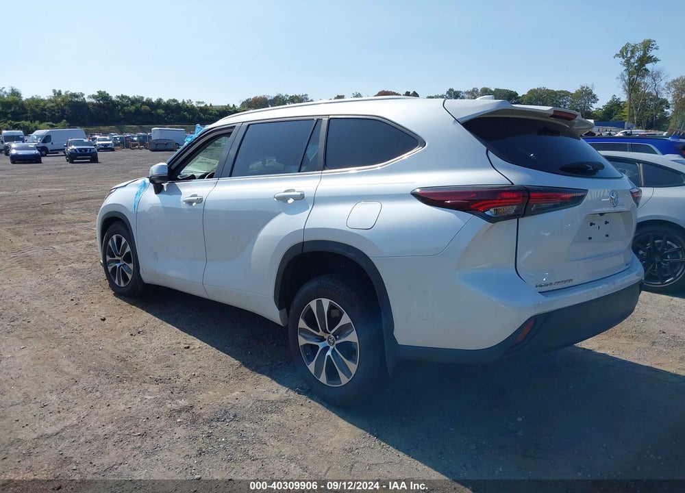 2024 TOYOTA HIGHLANDER XLE VIN: 5TDKDRBH0RS547462