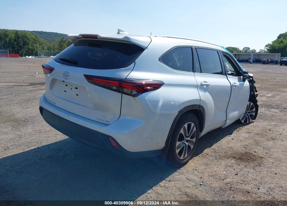 2024 TOYOTA HIGHLANDER XLE VIN: 5TDKDRBH0RS547462