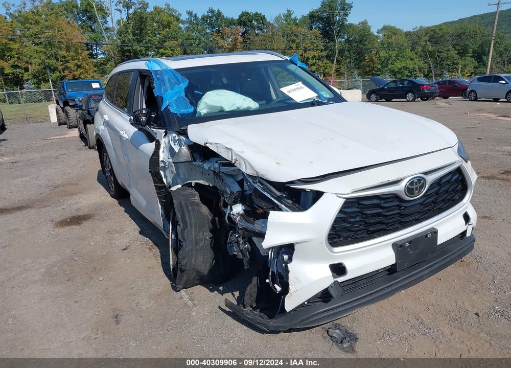 2024 TOYOTA HIGHLANDER XLE VIN: 5TDKDRBH0RS547462