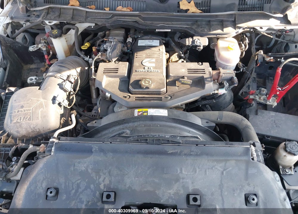 2018 RAM 3500 SLT  4X4 8' BOX VIN: 3C63RRHL4JG394502