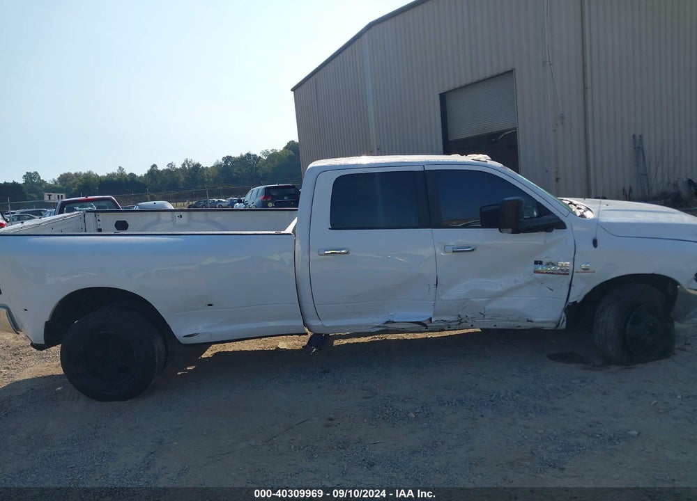 2018 RAM 3500 SLT  4X4 8' BOX VIN: 3C63RRHL4JG394502