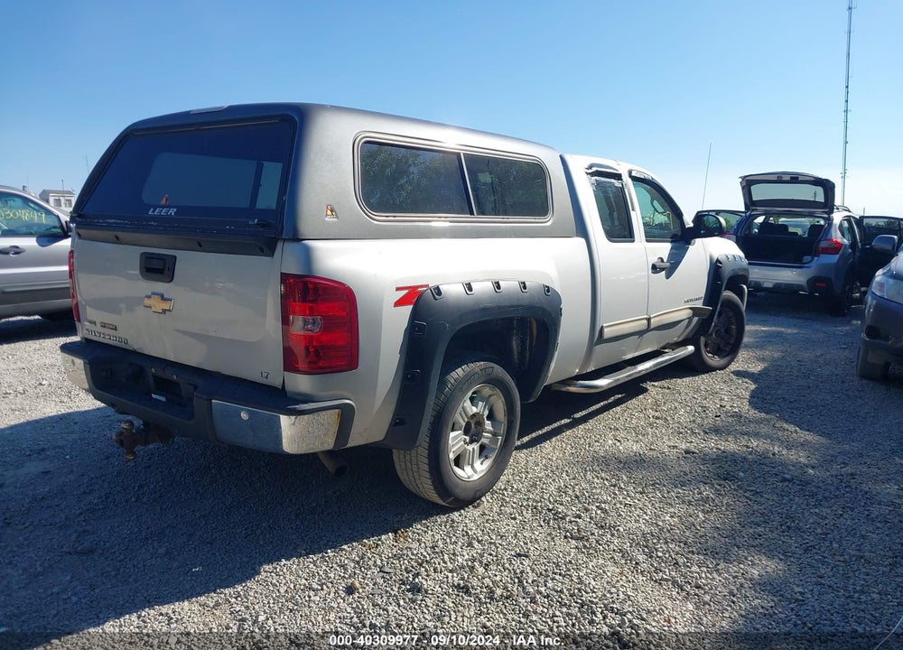 2010 CHEVROLET SILVERADO 1500 LT VIN: 1GCSKSE35AZ141080