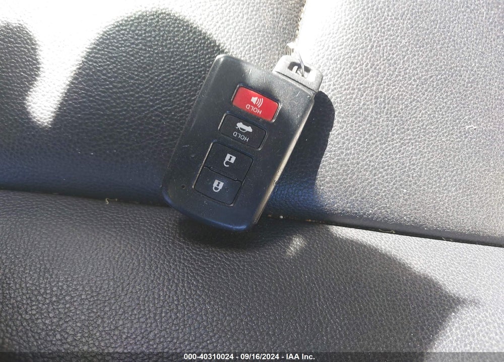 2019 TOYOTA COROLLA XSE VIN: 2T1BURHE5KC128597