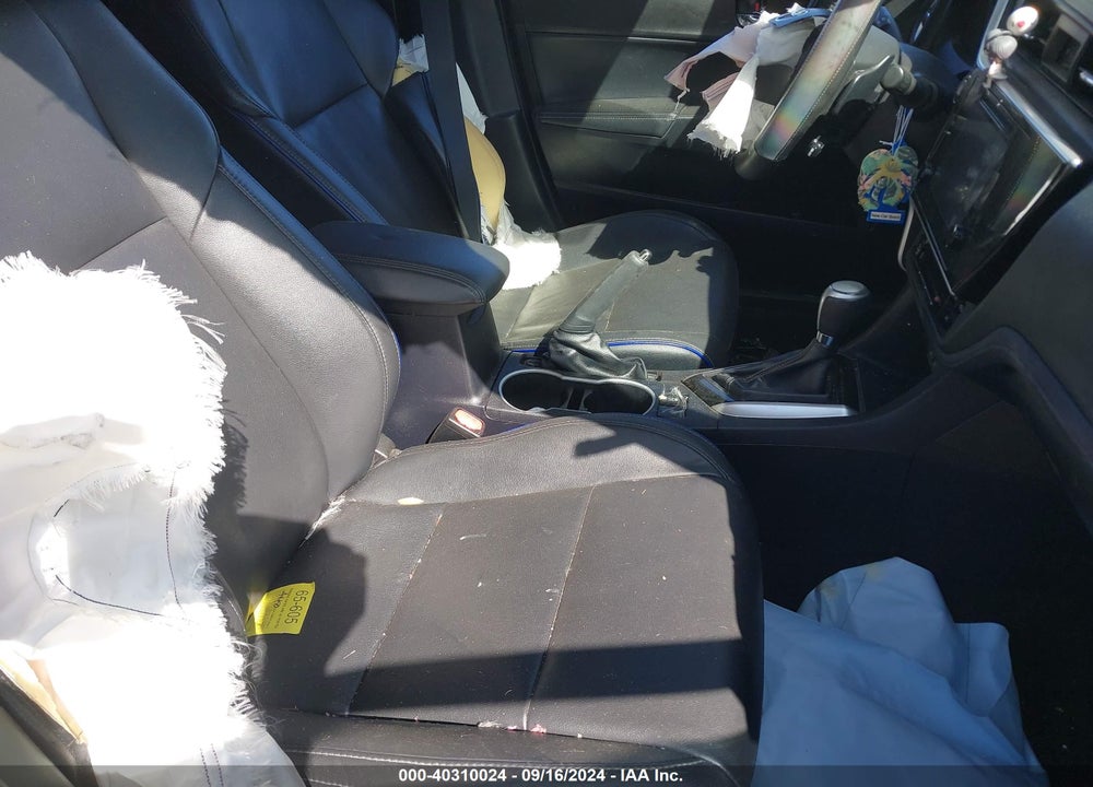 2019 TOYOTA COROLLA XSE VIN: 2T1BURHE5KC128597