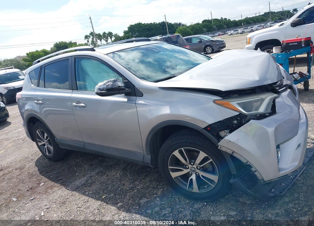 2017 TOYOTA RAV4 XLE VIN: 2T3WFREV9HW404570