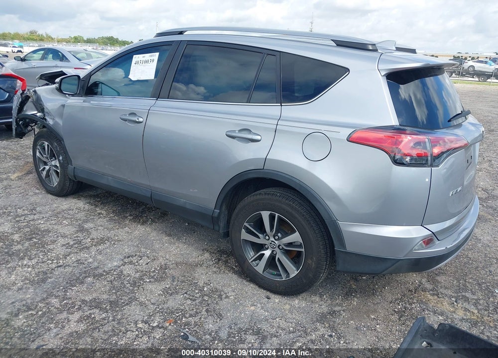 2017 TOYOTA RAV4 XLE VIN: 2T3WFREV9HW404570