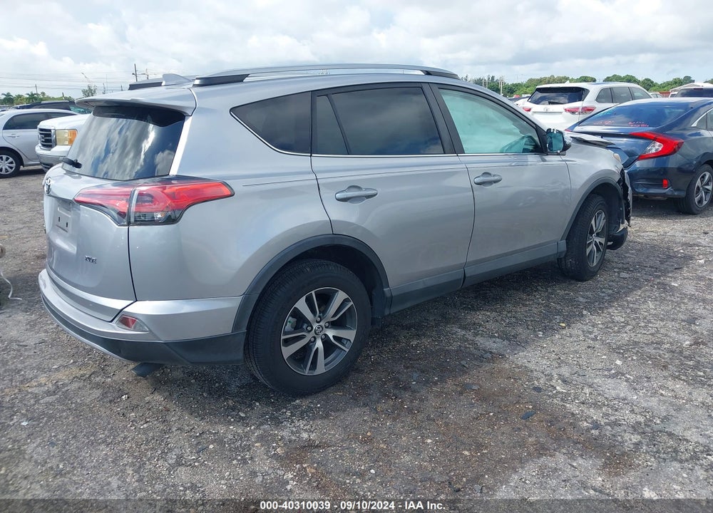 2017 TOYOTA RAV4 XLE VIN: 2T3WFREV9HW404570