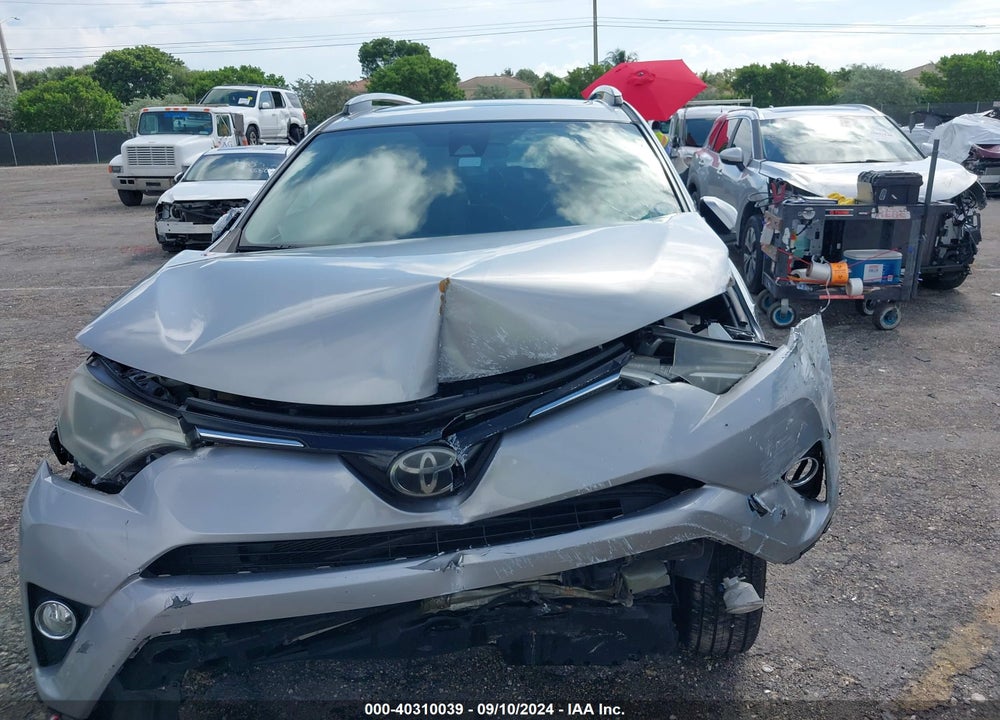 2017 TOYOTA RAV4 XLE VIN: 2T3WFREV9HW404570