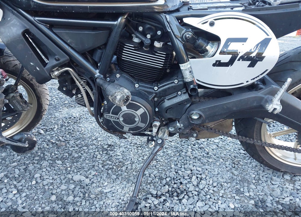 2018 DUCATI SCRAMBLER 800 VIN: ML015ANM1JT014576