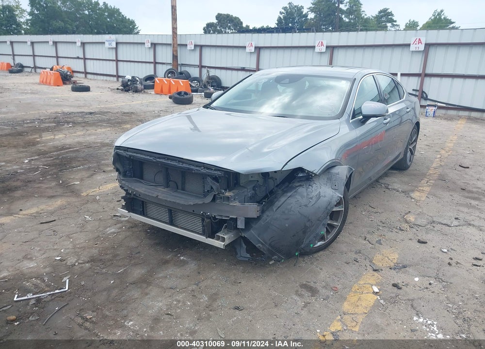 2018 VOLVO S90 T5 MOMENTUM VIN: LVY982MK0JP022802