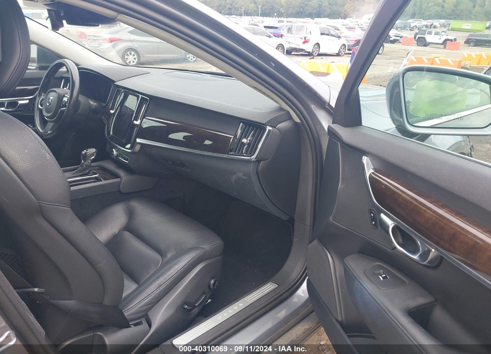 2018 VOLVO S90 T5 MOMENTUM VIN: LVY982MK0JP022802
