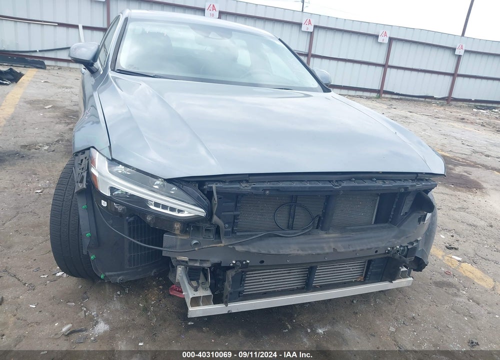 2018 VOLVO S90 T5 MOMENTUM VIN: LVY982MK0JP022802