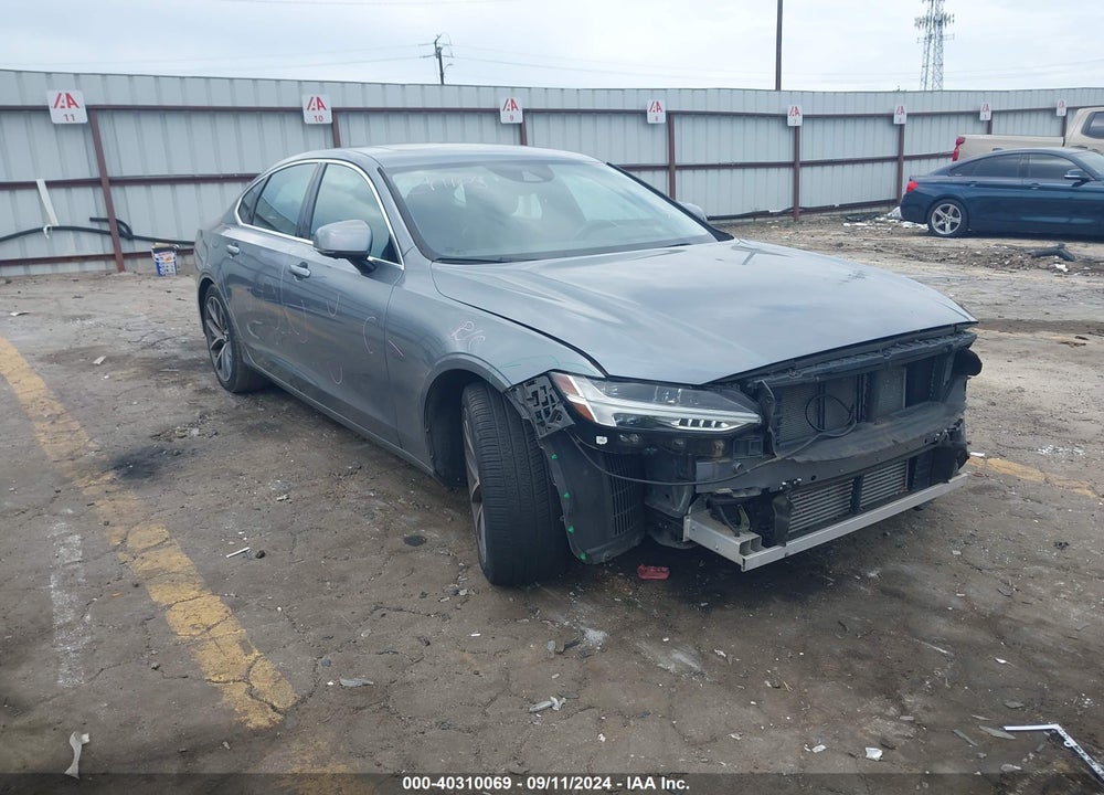 2018 VOLVO S90 T5 MOMENTUM VIN: LVY982MK0JP022802