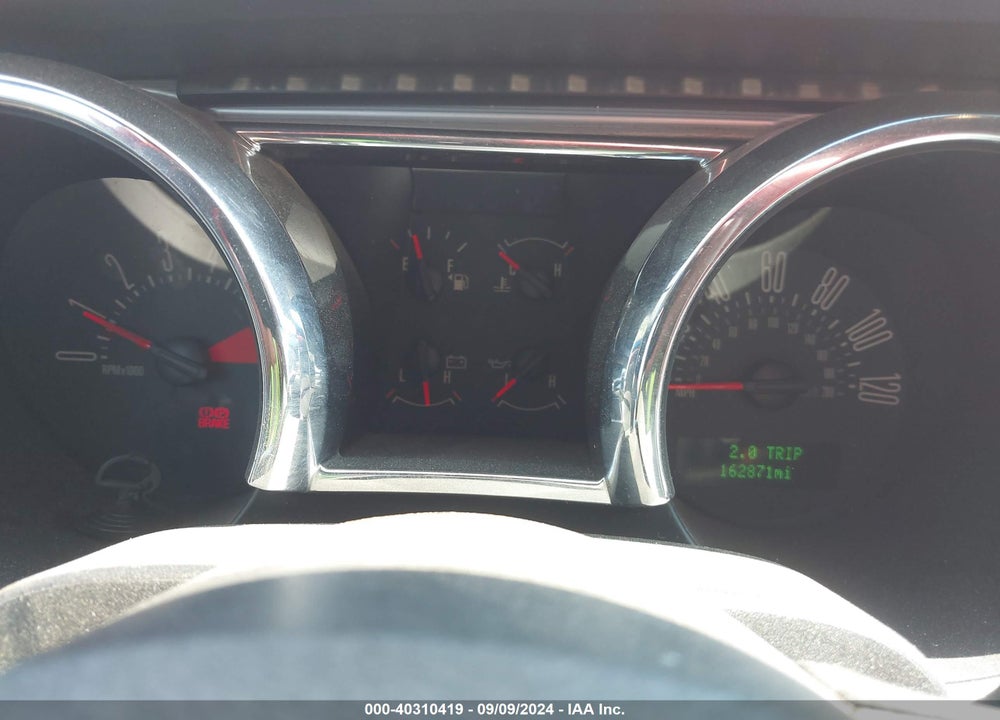 2005 FORD MUSTANG V6 DELUXE/V6 PREMIUM VIN: 1ZVFT80N555187495