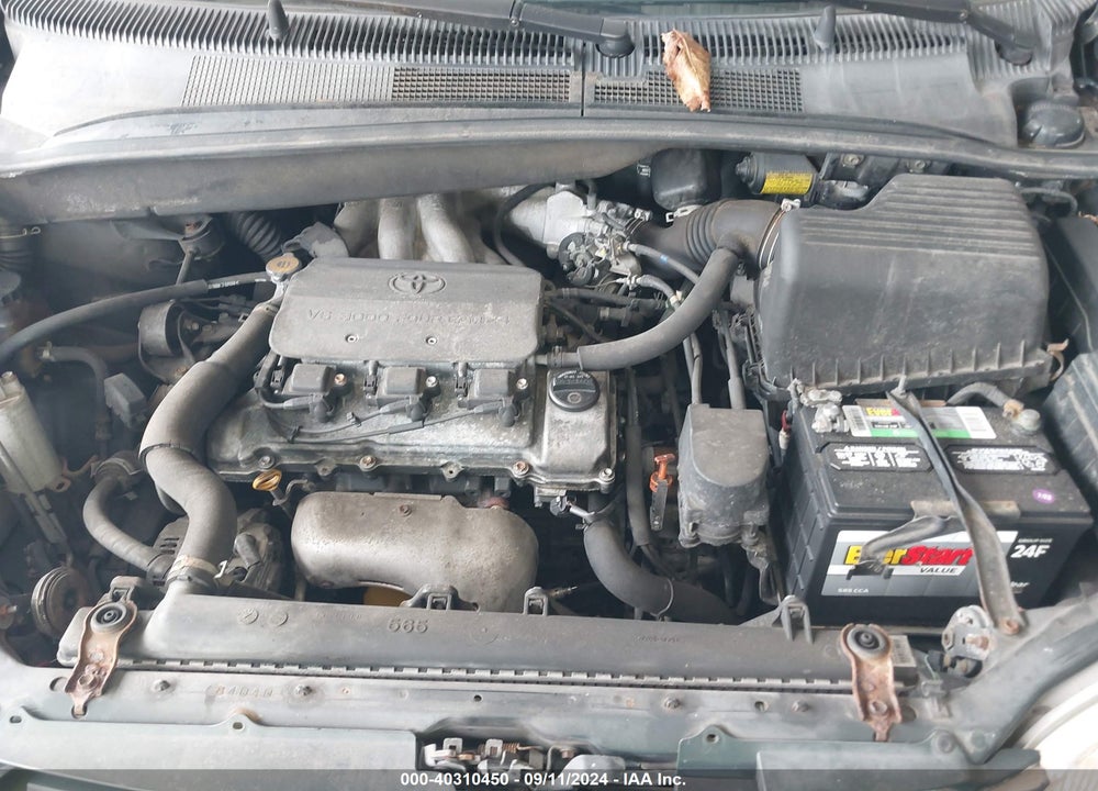 1999 TOYOTA SIENNA XLE VIN: 4T3ZF13C1XU123958