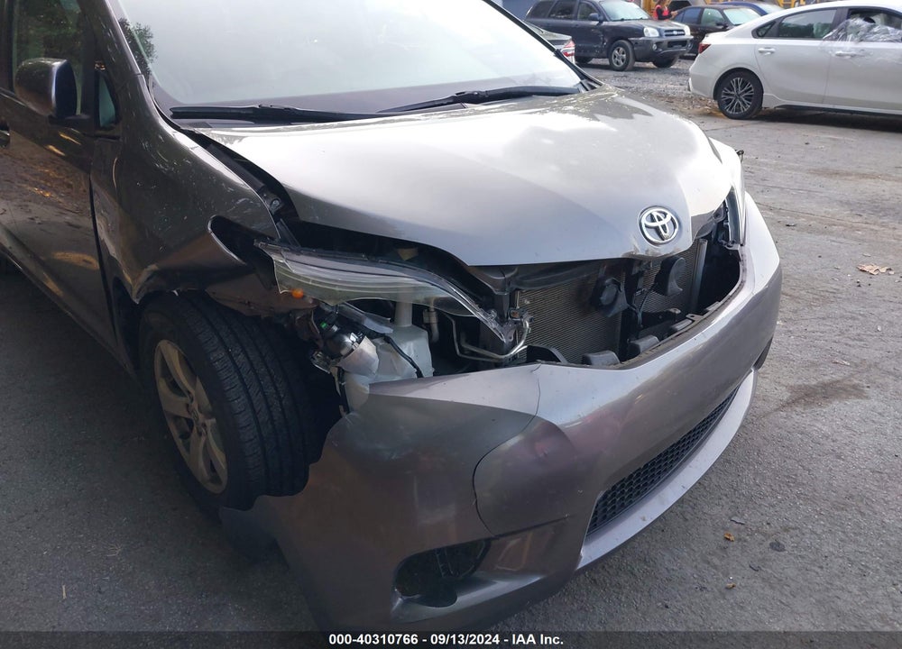 2015 TOYOTA SIENNA LE 8 PASSENGER VIN: 5TDKK3DCXFS631594
