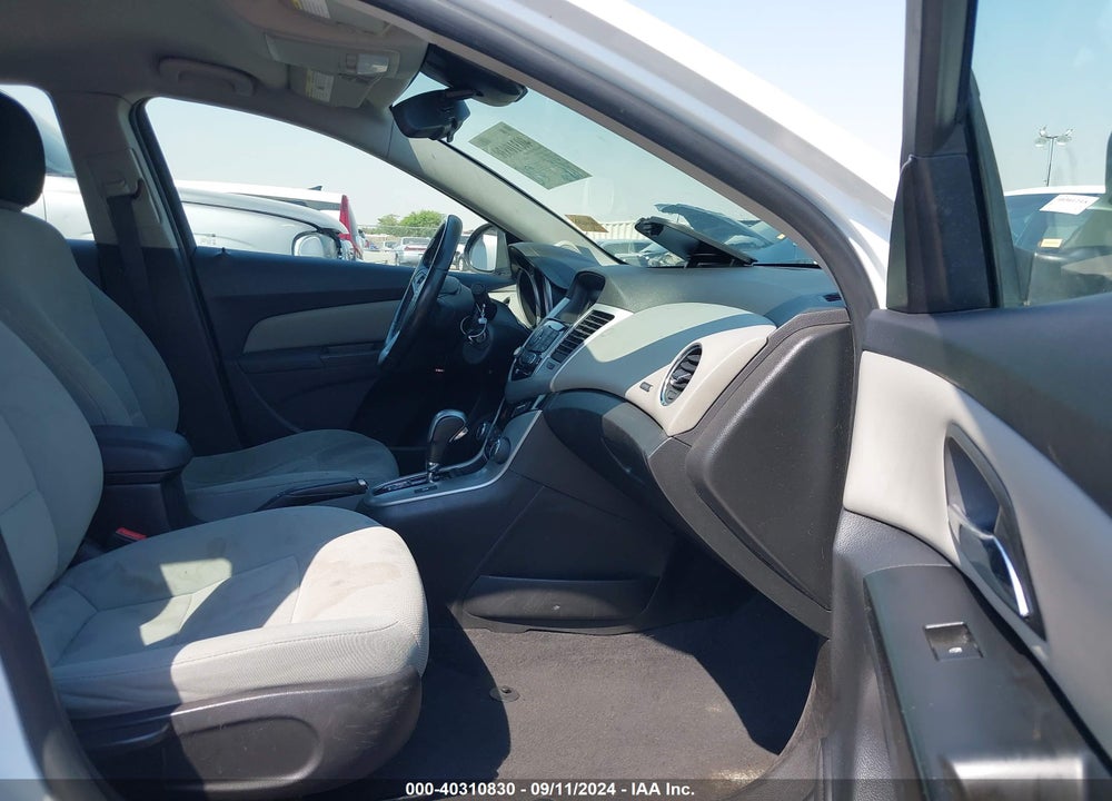 2014 CHEVROLET CRUZE 1LT AUTO VIN: 1G1PC5SB6E7110110