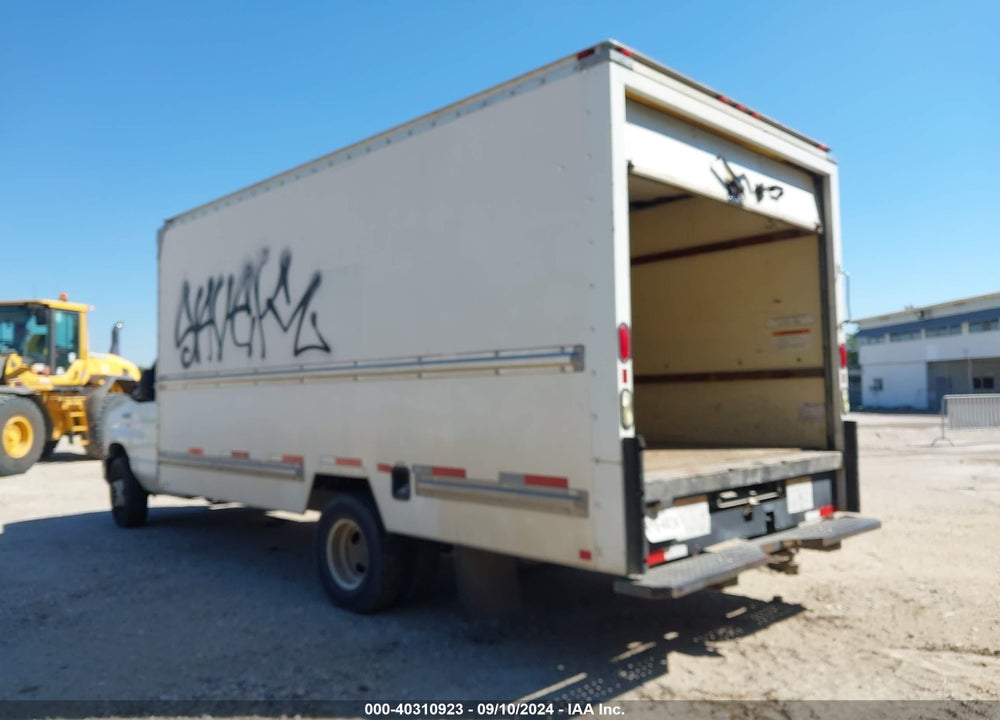 2011 FORD E-350 CUTAWAY VIN: 1FDWE3FL6BDA95718