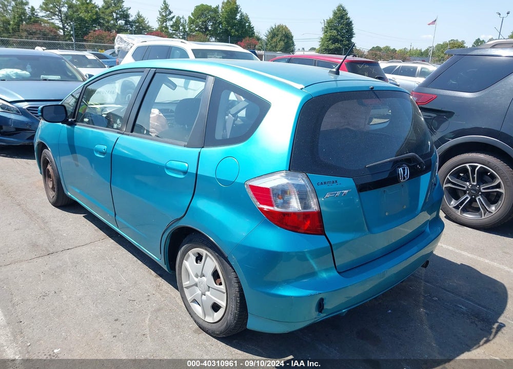 2013 HONDA FIT VIN: JHMGE8H35DC017537
