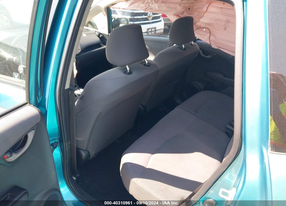 2013 HONDA FIT VIN: JHMGE8H35DC017537