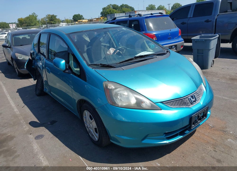 2013 HONDA FIT VIN: JHMGE8H35DC017537