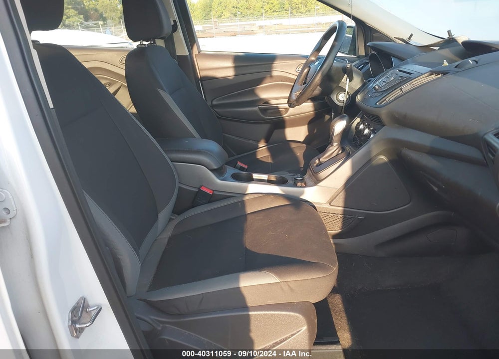 2015 FORD ESCAPE S VIN: 1FMCU0F79FUA63939