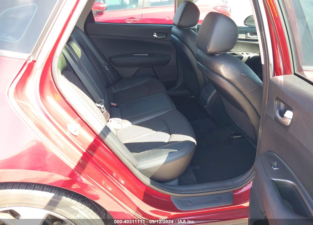 2019 KIA OPTIMA S VIN: 5XXGT4L32KG371472