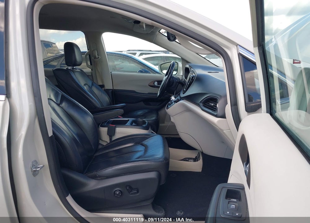 2017 CHRYSLER PACIFICA TOURING L PLUS VIN: 2C4RC1EG0HR564730