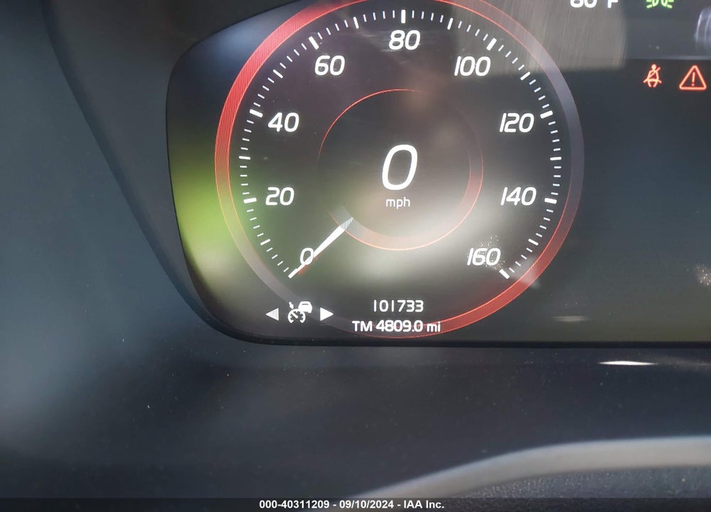 2021 VOLVO XC40 T5 R-DESIGN VIN: YV4162UM5M2460256