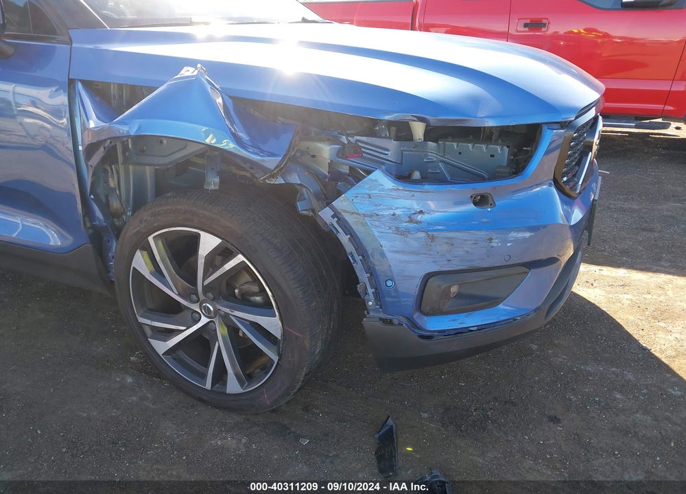 2021 VOLVO XC40 T5 R-DESIGN VIN: YV4162UM5M2460256