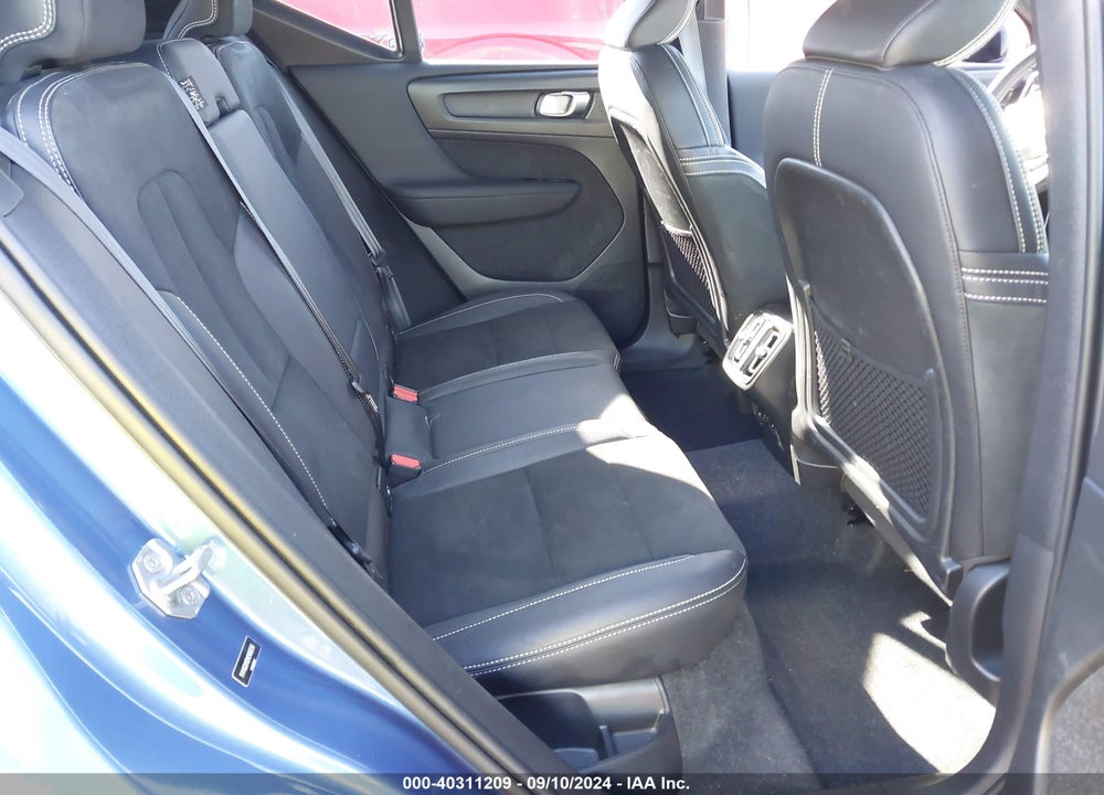 2021 VOLVO XC40 T5 R-DESIGN VIN: YV4162UM5M2460256