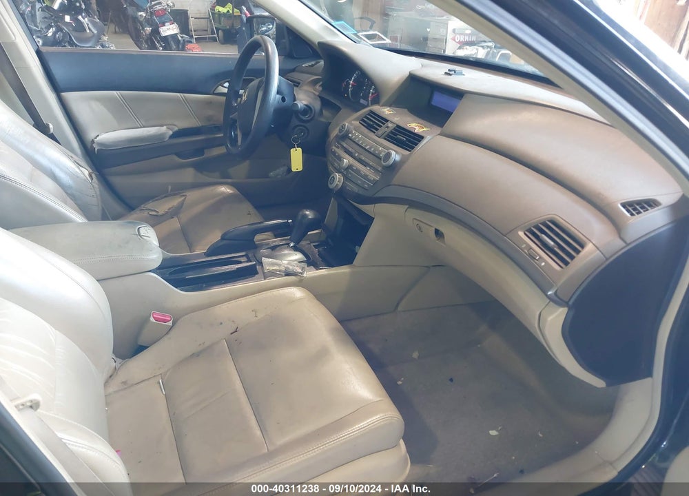 2009 HONDA ACCORD 2.4 LX VIN: 1HGCP26359A049337