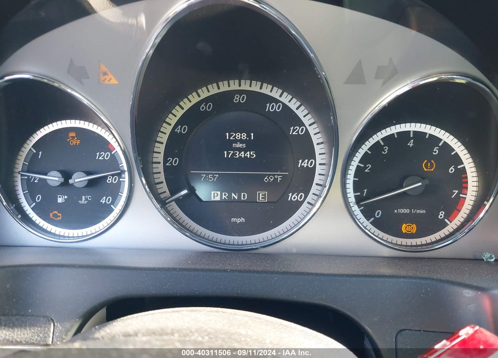 2011 MERCEDES-BENZ C 300 LUXURY/SPORT VIN: WDDGF5EB9BA510600