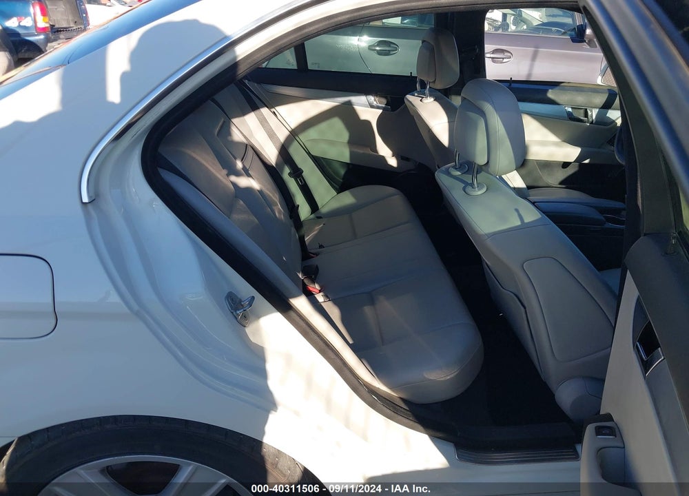 2011 MERCEDES-BENZ C 300 LUXURY/SPORT VIN: WDDGF5EB9BA510600