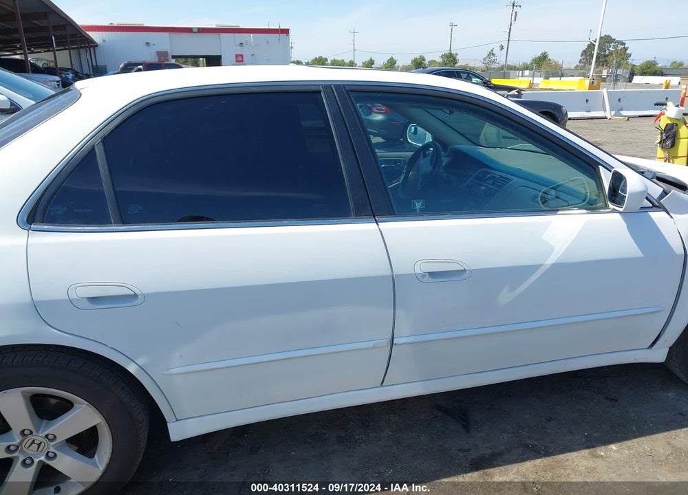 2000 HONDA ACCORD 3.0 EX VIN: 1HGCG1651YA073337
