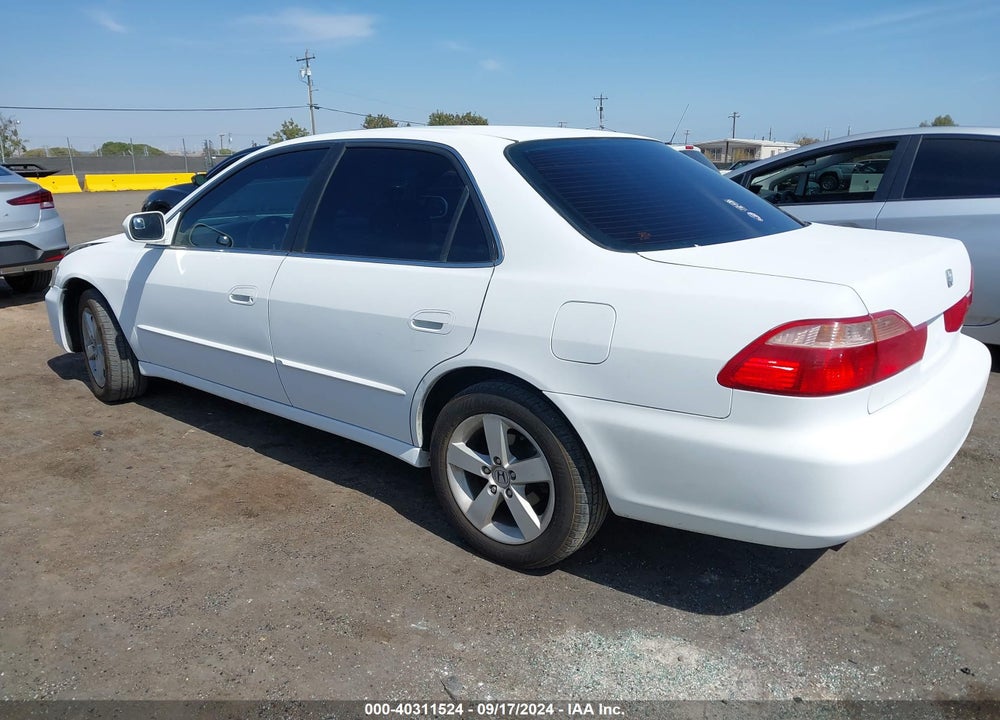 2000 HONDA ACCORD 3.0 EX VIN: 1HGCG1651YA073337