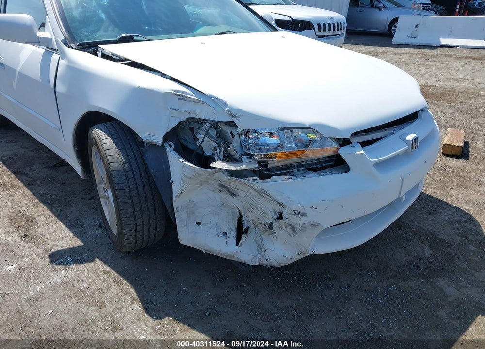 2000 HONDA ACCORD 3.0 EX VIN: 1HGCG1651YA073337