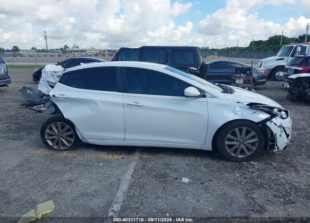 2014 HYUNDAI ELANTRA SE VIN: 5NPDH4AE8EH477958