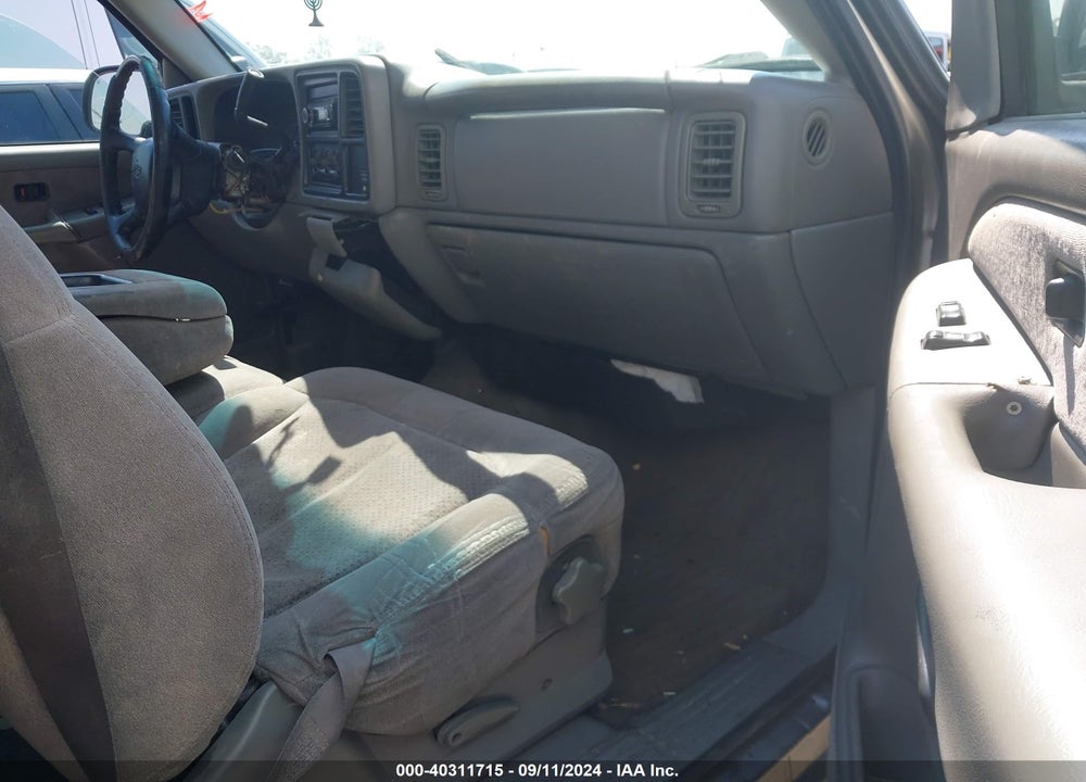 2000 CHEVROLET SILVERADO 1500 LS VIN: 1GCEC19V9YZ343107