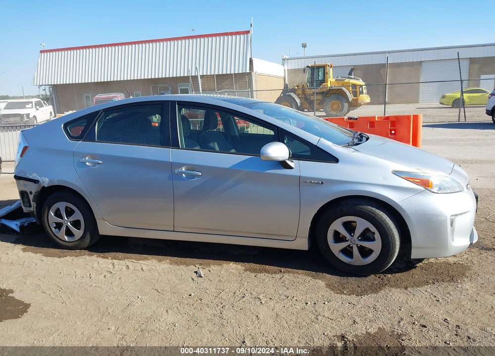 2014 TOYOTA PRIUS THREE VIN: JTDKN3DU0E1785629