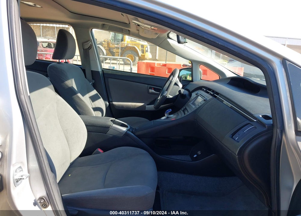 2014 TOYOTA PRIUS THREE VIN: JTDKN3DU0E1785629